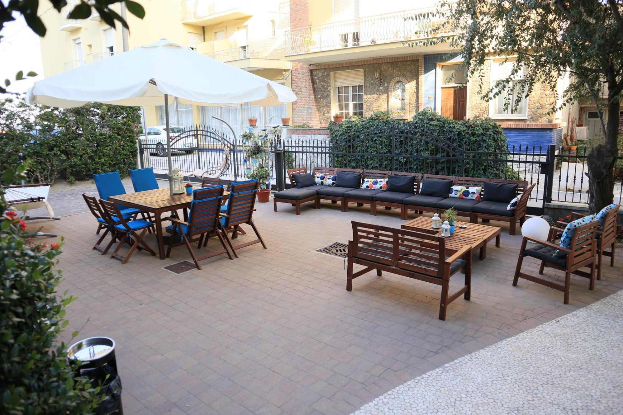 Hotel Lauretta Bellaria-Igea Marina Bagian luar foto