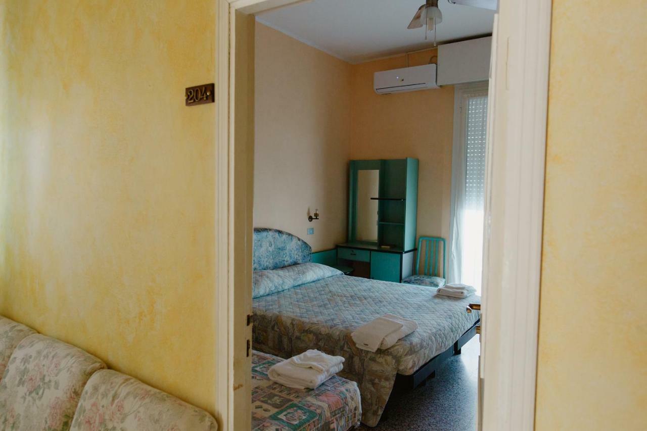 Hotel Lauretta Bellaria-Igea Marina Bagian luar foto